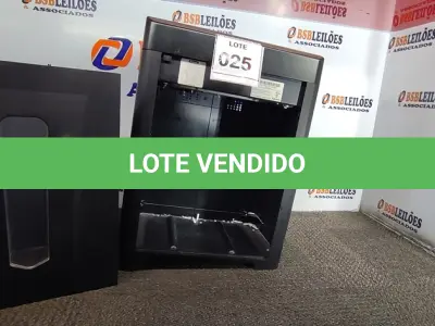 LOTE 025 - 01 TRITURADOR DE PAPEL. (NO ESTADO EM QUE SE ENCONTRA. SUJEITO A AVARIAS OCULTAS/VISÍVEIS.)