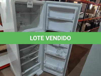 LOTE 050 - 01 GELADEIRA BRASTEMP 220V. (NO ESTADO EM QUE SE ENCONTRA. SUJEITO A AVARIAS OCULTAS/VISÍVEIS.) AV9830D
