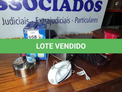 LOTE 058 - 01 LOTE COM LIQUIDIFICADOR, TORRADEIRA, CHALEIRA E CAFETEIRA. (NO ESTADO EM QUE SE ENCONTRA. SUJEITO A AVARIAS OCULTAS/VISÍVEIS.)  