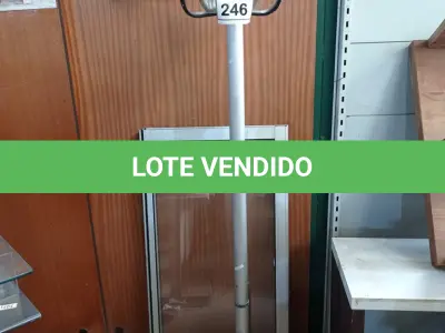 LOTE 246 - 01 CABEÇOTE REFLETOR PARA CADEIRA ODONTOLÓGICA E 02 VIDROS AVULSOS. (NO ESTADO) ATENÇÃO! FAZER A VISITAÇÃO ANTES DE ARREMATAR, NÃO SABEMOS SE FUNCIONA. LEILÃO NÃO TEM GARANTIA E NEM DEVOLUÇÃO, SUJEITO A POSSÍVEIS AVARIAS VISÍVEIS/OCULTAS E/OU AUSÊNCIA DE COMPONENTES.