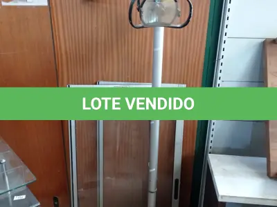 LOTE 246 - 01 CABEÇOTE REFLETOR PARA CADEIRA ODONTOLÓGICA E 02 VIDROS AVULSOS. (NO ESTADO) ATENÇÃO! FAZER A VISITAÇÃO ANTES DE ARREMATAR, NÃO SABEMOS SE FUNCIONA. LEILÃO NÃO TEM GARANTIA E NEM DEVOLUÇÃO, SUJEITO A POSSÍVEIS AVARIAS VISÍVEIS/OCULTAS E/OU AUSÊNCIA DE COMPONENTES.