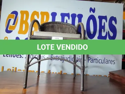 LOTE 044 - 01 CADEIRA JARDIM.  (NO ESTADO EM QUE SE ENCONTRA. SUJEITO A AVARIAS OCULTAS/VISÍVEIS.) AV9938C