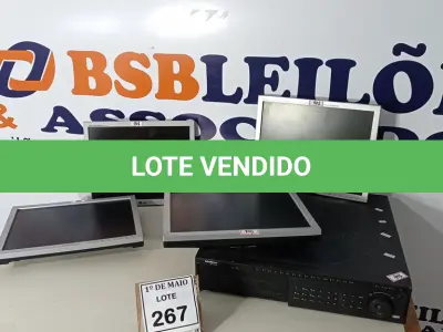 LOTE 267 - 04 MONITORES LCD MARCAS E MODELOS DIVERSOS E 01 CONTROLADOR PARA CÂMERA MARCA INTELBRAS. (NO ESTADO) ATENÇÃO! FAZER A VISITAÇÃO ANTES DE ARREMATAR, NÃO SABEMOS SE FUNCIONA. LEILÃO NÃO TEM GARANTIA E NEM DEVOLUÇÃO, SUJEITO A POSSÍVEIS AVARIAS VISÍVEIS/OCULTAS E/OU AUSÊNCIA DE COMPONENTES.