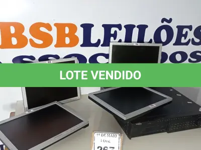 LOTE 267 - 04 MONITORES LCD MARCAS E MODELOS DIVERSOS E 01 CONTROLADOR PARA CÂMERA MARCA INTELBRAS. (NO ESTADO) ATENÇÃO! FAZER A VISITAÇÃO ANTES DE ARREMATAR, NÃO SABEMOS SE FUNCIONA. LEILÃO NÃO TEM GARANTIA E NEM DEVOLUÇÃO, SUJEITO A POSSÍVEIS AVARIAS VISÍVEIS/OCULTAS E/OU AUSÊNCIA DE COMPONENTES.