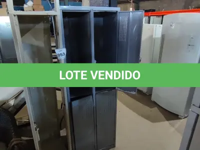 LOTE 053 - 02 ARMÁRIOS DE AÇO ROUPEIRO. (NO ESTADO EM QUE SE ENCONTRA. SUJEITO A AVARIAS OCULTAS/VISÍVEIS.)