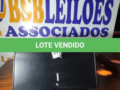 LOTE 017 - 01 ARMÁRIO SUSPENSO. (NO ESTADO EM QUE SE ENCONTRA. SUJEITO A AVARIAS OCULTAS/VISÍVEIS.)