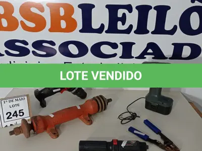 LOTE 245 - 03 PARAFUSADEIRAS INCOMPLETAS, 01 DESCASCADOR DE FIOS E 01 EIXO PARA SERRA. (NO ESTADO) ATENÇÃO! FAZER A VISITAÇÃO ANTES DE ARREMATAR, NÃO SABEMOS SE FUNCIONA. LEILÃO NÃO TEM GARANTIA E NEM DEVOLUÇÃO, SUJEITO A POSSÍVEIS AVARIAS VISÍVEIS/OCULTAS E/OU AUSÊNCIA DE COMPONENTES.