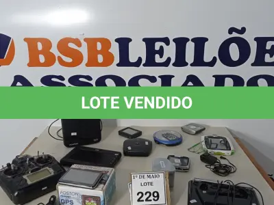 LOTE 229 - 02 ANTENAS DE TV, 01 APARELHO FOTO DIGITAL, 01 LEAPFROG, 02 DISCMAN, 01 RADIO CONTROLE, 04 GPS E 01 MEDIDOR DE PRESSÃO. (NO ESTADO) ATENÇÃO! FAZER A VISITAÇÃO ANTES DE ARREMATAR, NÃO SABEMOS SE FUNCIONA. LEILÃO NÃO TEM GARANTIA E NEM DEVOLUÇÃO, SUJEITO A POSSÍVEIS AVARIAS VISÍVEIS/OCULTAS E/OU AUSÊNCIA DE COMPONENTES.