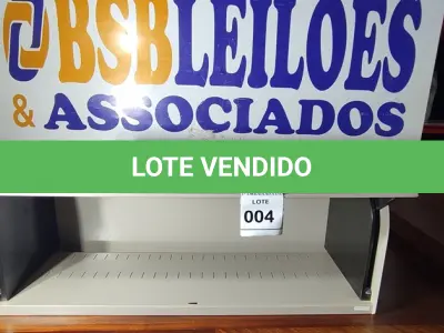 LOTE 004 - 01 ARMÁRIO SUSPENSO. (NO ESTADO EM QUE SE ENCONTRA. SUJEITO A AVARIAS OCULTAS/VISÍVEIS.)