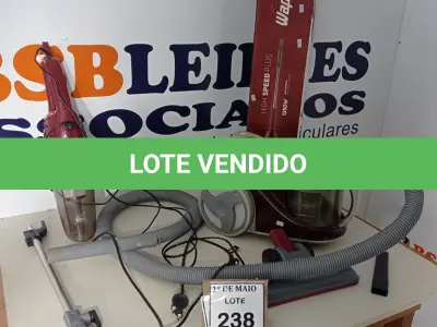 LOTE 238 - 02 ASPIRADORES DE PÓ. (NO ESTADO) ATENÇÃO! FAZER A VISITAÇÃO ANTES DE ARREMATAR, NÃO SABEMOS SE FUNCIONA. LEILÃO NÃO TEM GARANTIA E NEM DEVOLUÇÃO, SUJEITO A POSSÍVEIS AVARIAS VISÍVEIS/OCULTAS E/OU AUSÊNCIA DE COMPONENTES.