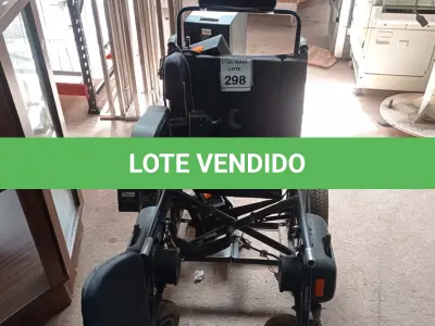 LOTE 298 - 01 CADEIRA DE RODAS ELÉTRICA SEM BATERIA E COM AVARIAS. (NO ESTADO) ATENÇÃO! FAZER A VISITAÇÃO ANTES DE ARREMATAR, NÃO SABEMOS SE FUNCIONA. LEILÃO NÃO TEM GARANTIA E NEM DEVOLUÇÃO, SUJEITO A POSSÍVEIS AVARIAS VISÍVEIS/OCULTAS E/OU AUSÊNCIA DE COMPONENTES.
