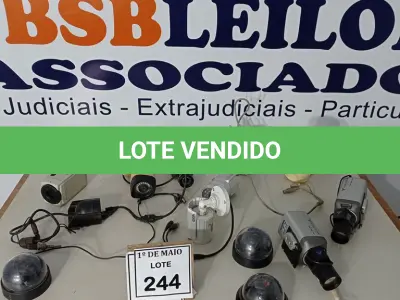 LOTE 244 - 01 LOTE C/VÁRIAS CÂMERAS DE SEGURANÇA MARCAS E MODELOS DIVERSOS. (NO ESTADO) ATENÇÃO! FAZER A VISITAÇÃO ANTES DE ARREMATAR, NÃO SABEMOS SE FUNCIONA. LEILÃO NÃO TEM GARANTIA E NEM DEVOLUÇÃO, SUJEITO A POSSÍVEIS AVARIAS VISÍVEIS/OCULTAS E/OU AUSÊNCIA DE COMPONENTES.