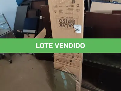 LOTE 093 - 08 PLACAS DE VIDRO. (NO ESTADO EM QUE SE ENCONTRA. SUJEITO A AVARIAS OCULTAS/VISÍVEIS.)