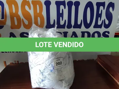 LOTE 202 - 01 LOTE COM JOGO DE LENÇOL CASAL. (NO ESTADO EM QUE SE ENCONTRA. SUJEITO A AVARIAS OCULTAS/VISÍVEIS.)