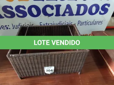 LOTE 204 - 01 MESA DE CENTRO DE JARDIM. (NO ESTADO EM QUE SE ENCONTRA. SUJEITO A AVARIAS OCULTAS/VISÍVEIS.) BH1553H