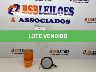 LOTE 267 - 01 MEGAFONE PEQUENO CINZA E 01 SINALIZADOR PARA CONE. (NO ESTADO EM QUE SE ENCONTRA. SUJEITO A AVARIAS OCULTAS/VISÍVEIS.)