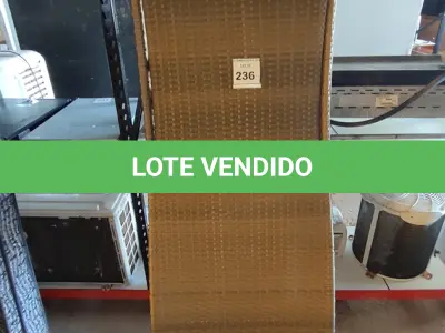 LOTE 236 - 01 ESPREGUIÇADEIRA PARA PISCINA (ESPREGUIÇADEIRA). (NO ESTADO EM QUE SE ENCONTRA. SUJEITO A AVARIAS OCULTAS/VISÍVEIS.)