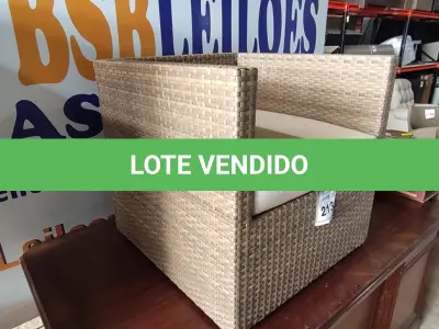 LOTE 213 - 01 POLTRONA DE JARDIM. (NO ESTADO EM QUE SE ENCONTRA. SUJEITO A AVARIAS OCULTAS/VISÍVEIS.) BH1540C