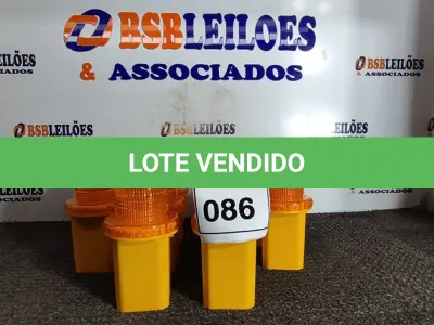 LOTE 086 - 10 SINALIZADORES SOLAR LIGHT GREN POWER. (NO ESTADO EM QUE SE ENCONTRA. SUJEITO A AVARIAS OCULTAS/VISÍVEIS.)