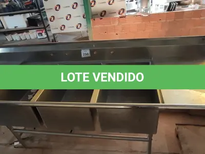 LOTE 250 - 01 PIA INDUSTRIAL EM INOX.  (NO ESTADO EM QUE SE ENCONTRA. SUJEITO A AVARIAS OCULTAS/VISÍVEIS.) AV9454G