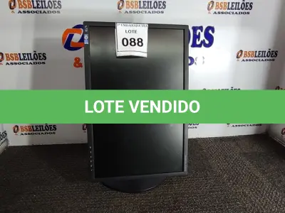 LOTE 088 - 01 MONITOR SAMSUNG. (NO ESTADO EM QUE SE ENCONTRA. SUJEITO A AVARIAS OCULTAS/VISÍVEIS.) AV9560F
