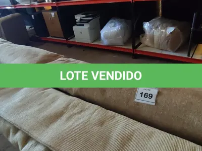 LOTE 169 - 01 TAPETE. (NO ESTADO EM QUE SE ENCONTRA. SUJEITO A AVARIAS OCULTAS/VISÍVEIS.) AU2179J