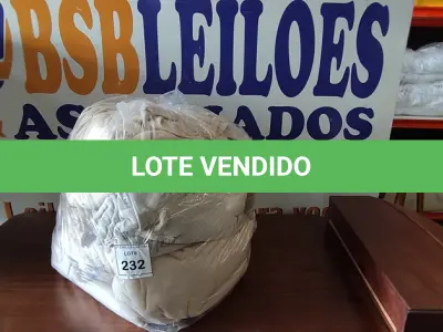 LOTE 232 - 10 COLCHAS DE CAMA DE CASAL. (NO ESTADO EM QUE SE ENCONTRA. SUJEITO A AVARIAS OCULTAS/VISÍVEIS.)