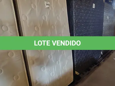 LOTE 243 - 01 COLCHÃO SOLTEIRO COM BASE. (NO ESTADO EM QUE SE ENCONTRA. SUJEITO A AVARIAS OCULTAS/VISÍVEIS.) BJ6978C