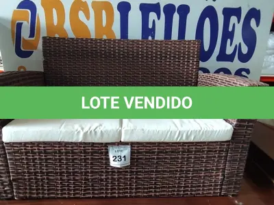 LOTE 231 - 01 SOFÁ DE JARDIM. (NO ESTADO EM QUE SE ENCONTRA. SUJEITO A AVARIAS OCULTAS/VISÍVEIS.) BH1669R