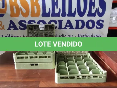 LOTE 219 - 05 BANDEJAS PARA LAVA LOUÇAS INDUSTRIAIS. (NO ESTADO EM QUE SE ENCONTRA. SUJEITO A AVARIAS OCULTAS/VISÍVEIS.)