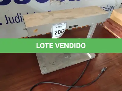LOTE 205 - 01 ESTAÇÃO DE AQUECIMENTO DE COMIDA. (NO ESTADO EM QUE SE ENCONTRA. SUJEITO A AVARIAS OCULTAS/VISÍVEIS.) AV9451J