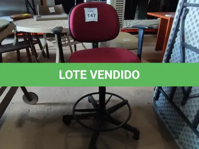 LOTE 147 - 01 CADEIRA DE ESCRITÓRIO. (NO ESTADO EM QUE SE ENCONTRA. SUJEITO A AVARIAS OCULTAS/VISÍVEIS.) 48374