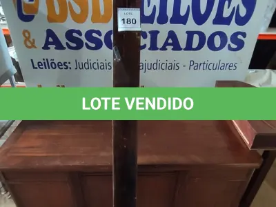 LOTE 180 - 01 TELA DE PROJEÇÃO ELÉTRICA. (NO ESTADO EM QUE SE ENCONTRA. SUJEITO A AVARIAS OCULTAS/VISÍVEIS.)