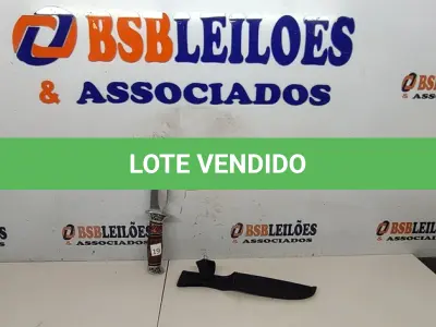 LOTE 245 - 01 FACA IMPORTADA AÇO INOXIDÁVEL CABO EM MADEIRA COM GUARDA E POMO EM ALUMÍNIO FULL TANG BAINHA DE NYLON TAMANHO TOTAL 30CM PESO 265G JÁ AFIADA   (NOVO) (NO ESTADO) ATENÇÃO! FAZER A VISITAÇÃO ANTES DE ARREMATAR, NÃO SABEMOS SE FUNCIONA. LEILÃO NÃO TEM GARANTIA E NEM DEVOLUÇÃO, SUJEITO A POSSÍVEIS AVARIAS VISÍVEIS/OCULTAS E/OU AUSÊNCIA DE COMPONENTES.