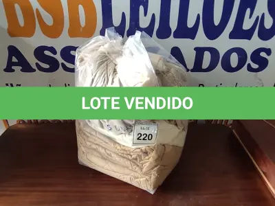 LOTE 220 - 05 COLCHAS DE CAMA DE CASAL. (NO ESTADO EM QUE SE ENCONTRA. SUJEITO A AVARIAS OCULTAS/VISÍVEIS.)