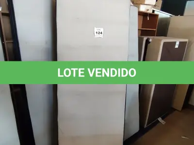 LOTE 124 - 02 BASES DE CAMA BOX CASAL. (NO ESTADO EM QUE SE ENCONTRA. SUJEITO A AVARIAS OCULTAS/VISÍVEIS.) 
