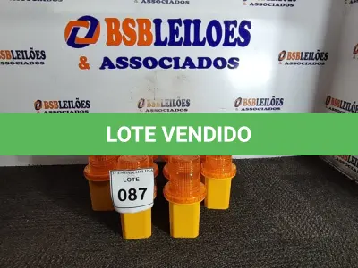 LOTE 087 - 10 SINALIZADORES SOLAR LIGHT GREN POWER. (NO ESTADO EM QUE SE ENCONTRA. SUJEITO A AVARIAS OCULTAS/VISÍVEIS.)