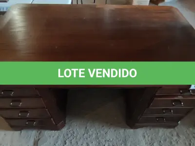 LOTE 179 - 01 MESA DE ESCRITÓRIO (DESK). (NO ESTADO EM QUE SE ENCONTRA. SUJEITO A AVARIAS OCULTAS/VISÍVEIS.) AV9664N