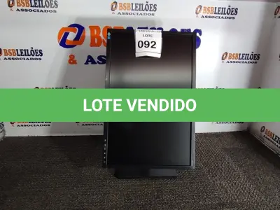 LOTE 092 - 01 MONITOR SAMSUNG. (NO ESTADO EM QUE SE ENCONTRA. SUJEITO A AVARIAS OCULTAS/VISÍVEIS.) AV9768Y