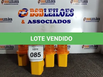 LOTE 085 - 09 SINALIZADORES SOLAR LIGHT GREN POWER. (NO ESTADO EM QUE SE ENCONTRA. SUJEITO A AVARIAS OCULTAS/VISÍVEIS.)