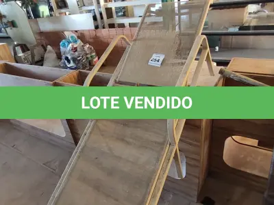LOTE 254 - 01 CADEIRA DE JARDIM (ESPREGUIÇADEIRA). (NO ESTADO EM QUE SE ENCONTRA. SUJEITO A AVARIAS OCULTAS/VISÍVEIS.) AV9429C