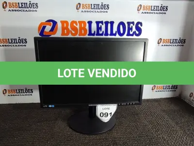 LOTE 091 - 01 MONITOR SAMSUNG. (NO ESTADO EM QUE SE ENCONTRA. SUJEITO A AVARIAS OCULTAS/VISÍVEIS.) AV9560B
