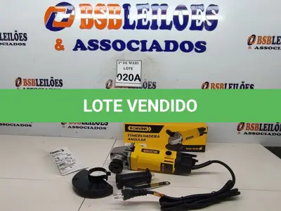 LOTE 020 - 01 ESMERILHADEIRA ANGULAR 220V 710W ACESSÓRIOS 1CHAVE 1PROTETOR 1MANOPLA  (NOVO) (NO ESTADO) ATENÇÃO! FAZER A VISITAÇÃO ANTES DE ARREMATAR, NÃO SABEMOS SE FUNCIONA. LEILÃO NÃO TEM GARANTIA E NEM DEVOLUÇÃO, SUJEITO A POSSÍVEIS AVARIAS VISÍVEIS/OCULTAS E/OU AUSÊNCIA DE COMPONENTES.