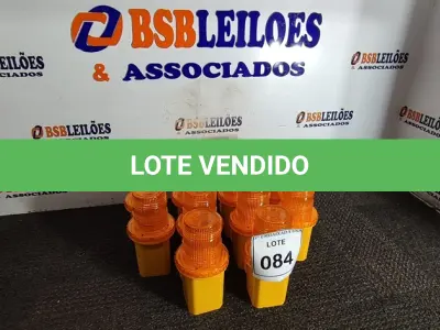 LOTE 084 - 10 SINALIZADORES SOLAR LIGHT GREN POWER. (NO ESTADO EM QUE SE ENCONTRA. SUJEITO A AVARIAS OCULTAS/VISÍVEIS.)