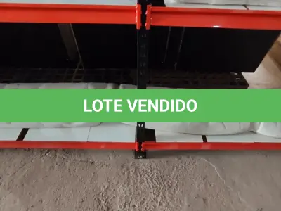 LOTE 227 - 01 RUG (TAPETE). (NO ESTADO EM QUE SE ENCONTRA. SUJEITO A AVARIAS OCULTAS/VISÍVEIS.) AU2325F
