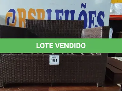 LOTE 181 - 01 SOFÁ DE JARDIM. (NO ESTADO EM QUE SE ENCONTRA. SUJEITO A AVARIAS OCULTAS/VISÍVEIS.) BH1553C