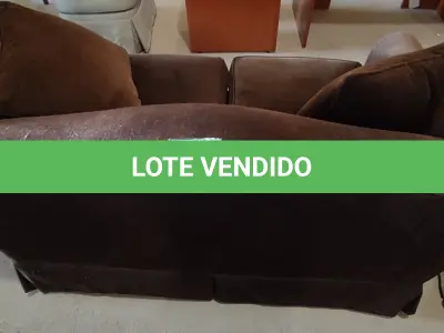 LOTE 149 - 01 SOFÁ 2 LUGARES. (NO ESTADO EM QUE SE ENCONTRA. SUJEITO A AVARIAS OCULTAS/VISÍVEIS.) BF8522X