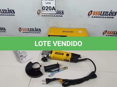 LOTE 020 - 01 ESMERILHADEIRA ANGULAR 220V 710W ACESSÓRIOS 1CHAVE 1PROTETOR 1MANOPLA  (NOVO) (NO ESTADO) ATENÇÃO! FAZER A VISITAÇÃO ANTES DE ARREMATAR, NÃO SABEMOS SE FUNCIONA. LEILÃO NÃO TEM GARANTIA E NEM DEVOLUÇÃO, SUJEITO A POSSÍVEIS AVARIAS VISÍVEIS/OCULTAS E/OU AUSÊNCIA DE COMPONENTES.