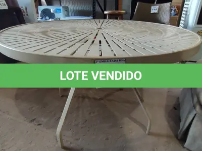 LOTE 177 - 01 MESA DE JARDIM. (NO ESTADO EM QUE SE ENCONTRA. SUJEITO A AVARIAS OCULTAS/VISÍVEIS.) AV9500U