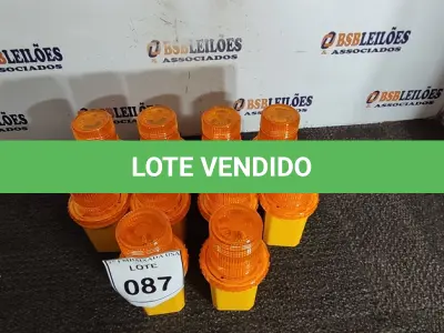 LOTE 087 - 10 SINALIZADORES SOLAR LIGHT GREN POWER. (NO ESTADO EM QUE SE ENCONTRA. SUJEITO A AVARIAS OCULTAS/VISÍVEIS.)